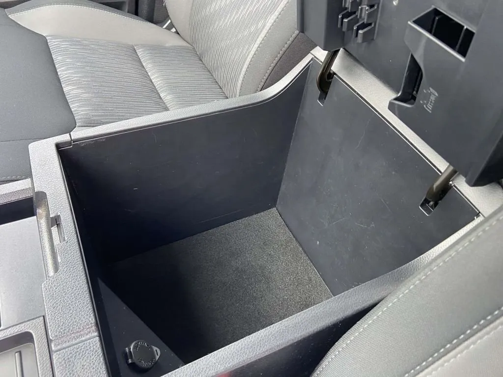 2021 Toyota Tundra SR5 thumbnail 32