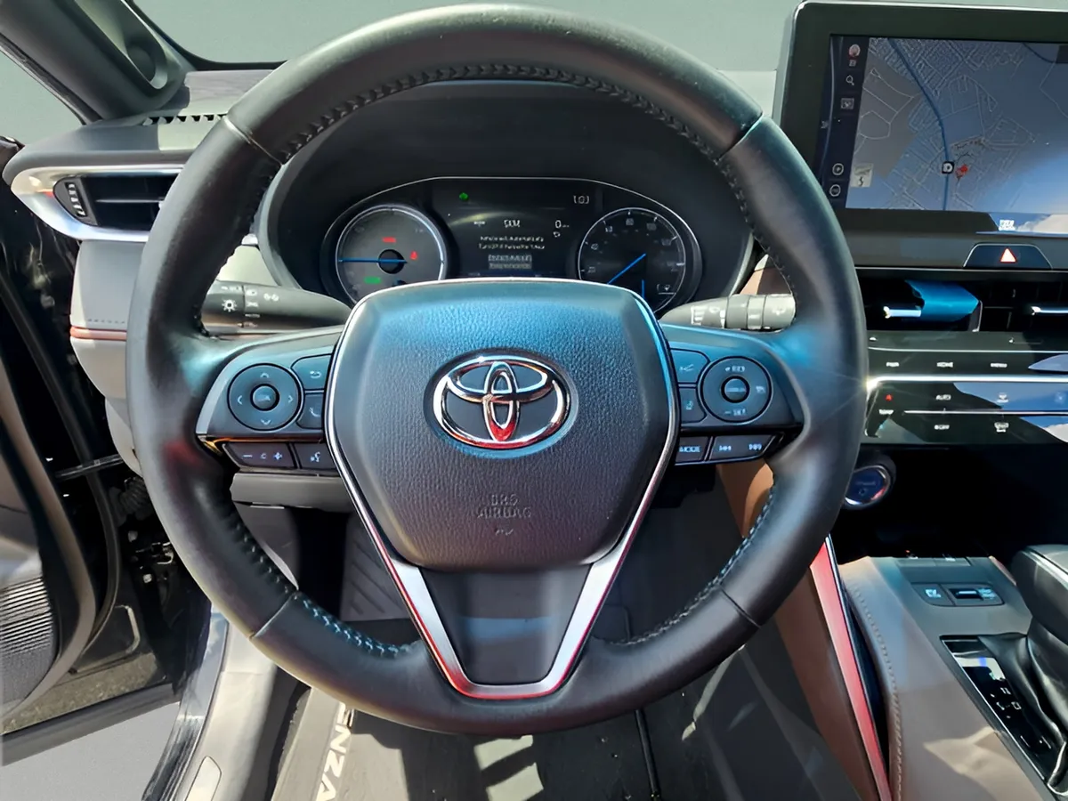 2021 Toyota Venza LE thumbnail 17