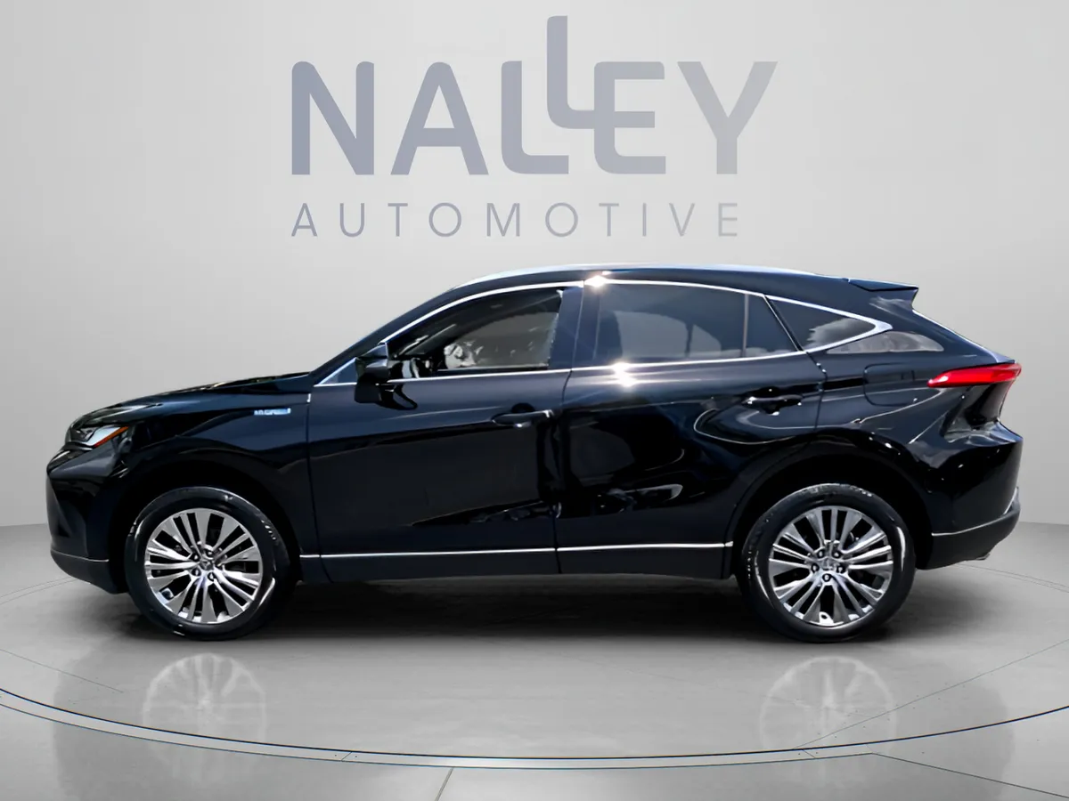 2021 Toyota Venza LE thumbnail 2