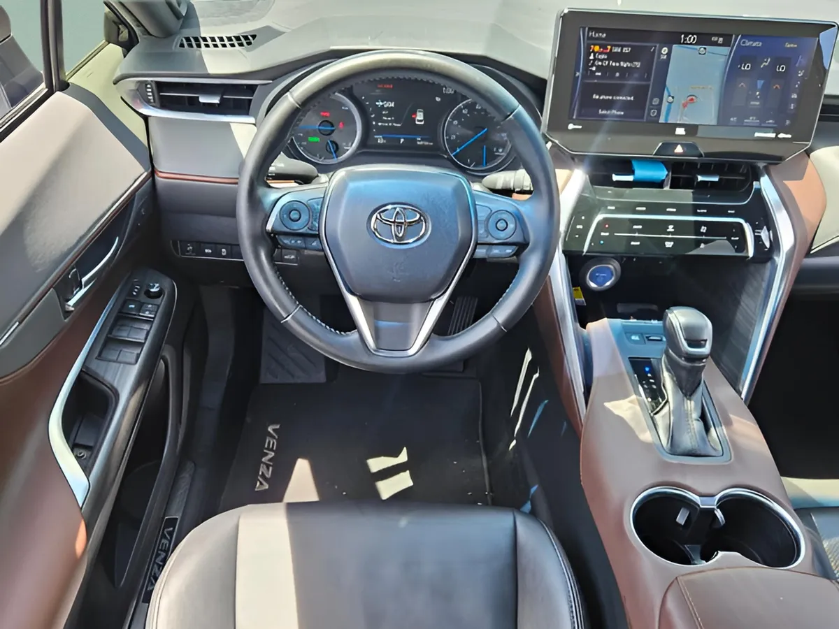 2021 Toyota Venza LE thumbnail 27