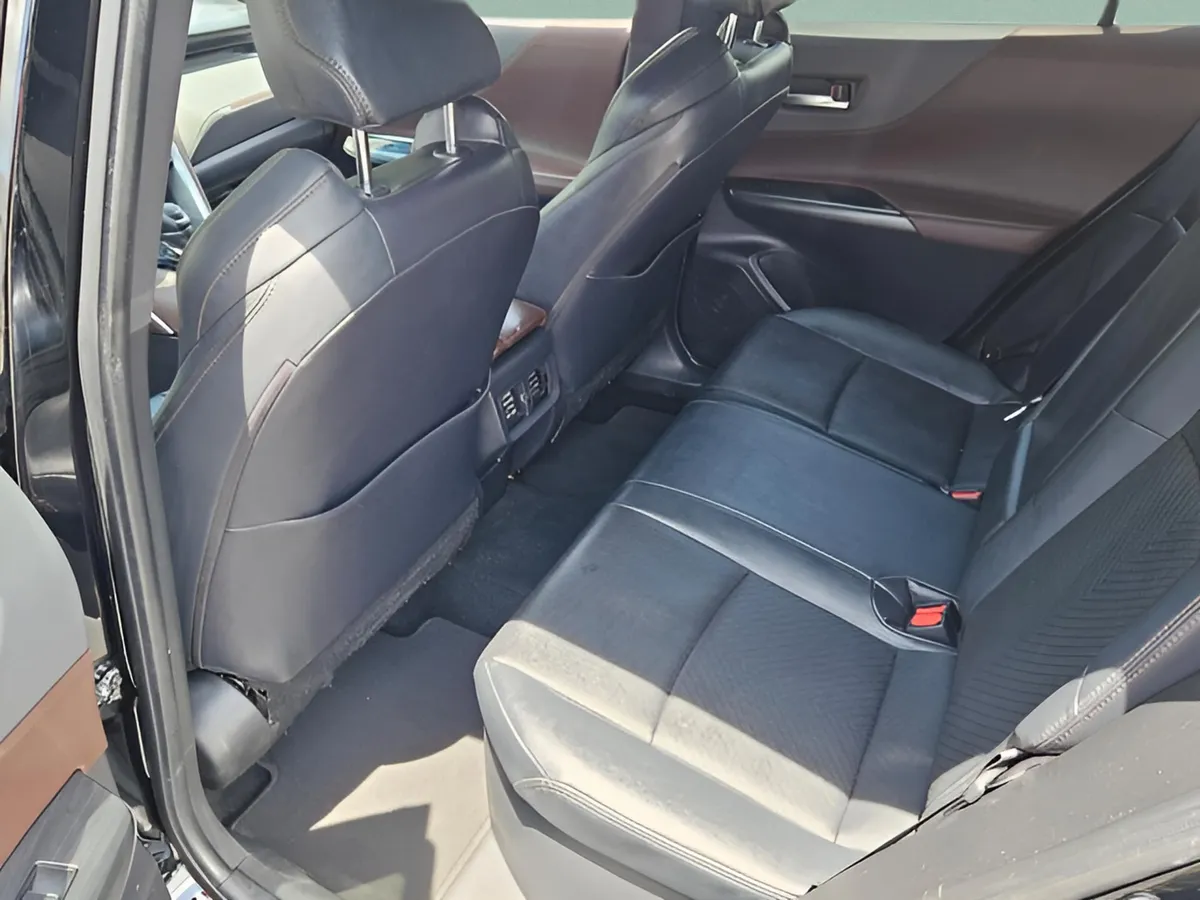 2021 Toyota Venza LE thumbnail 29