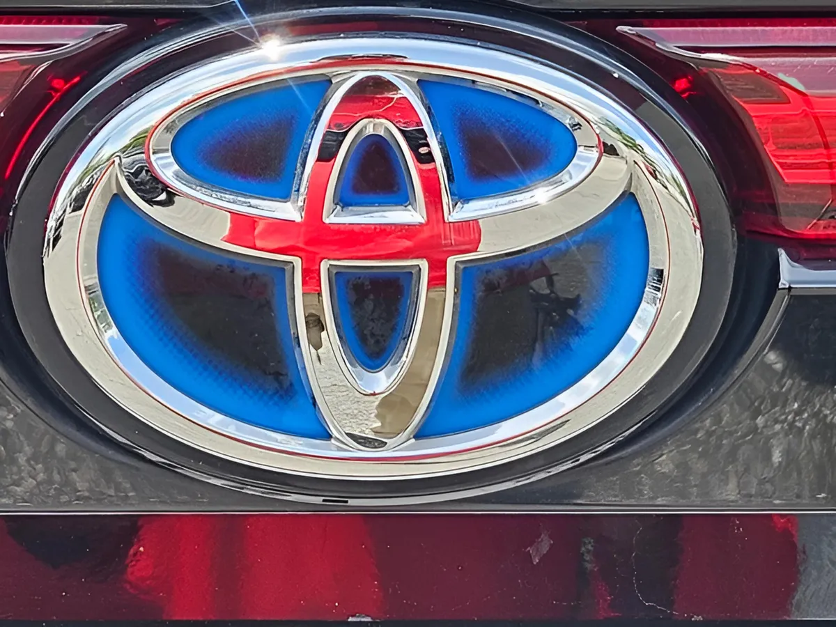 2021 Toyota Venza LE thumbnail 32