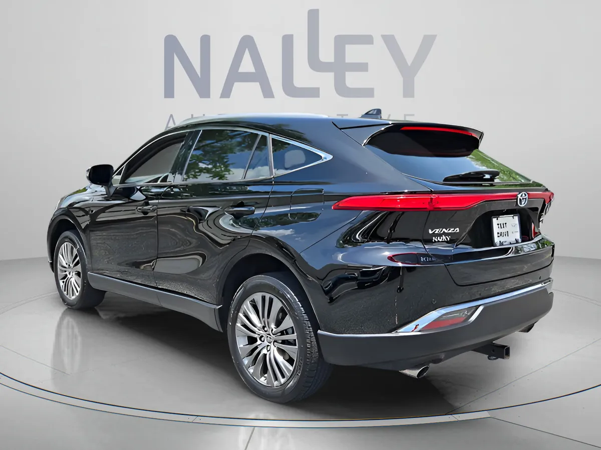 2021 Toyota Venza LE thumbnail 4