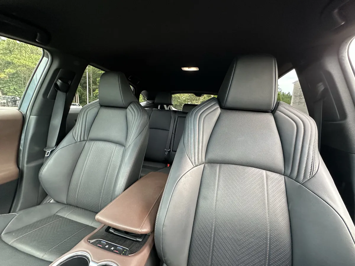 2021 Toyota Venza Limited AWD thumbnail 7