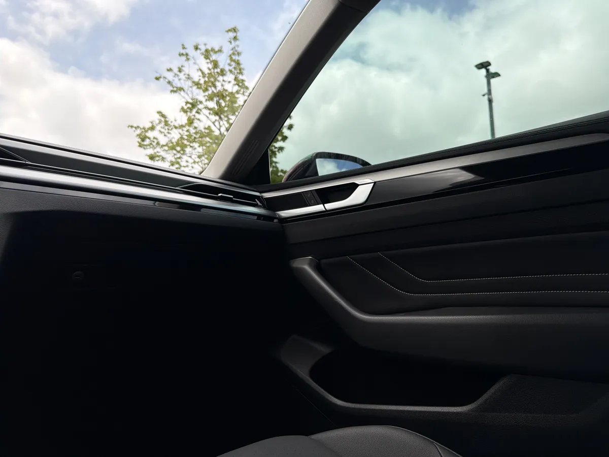 2021 Volkswagen Arteon SE thumbnail 15