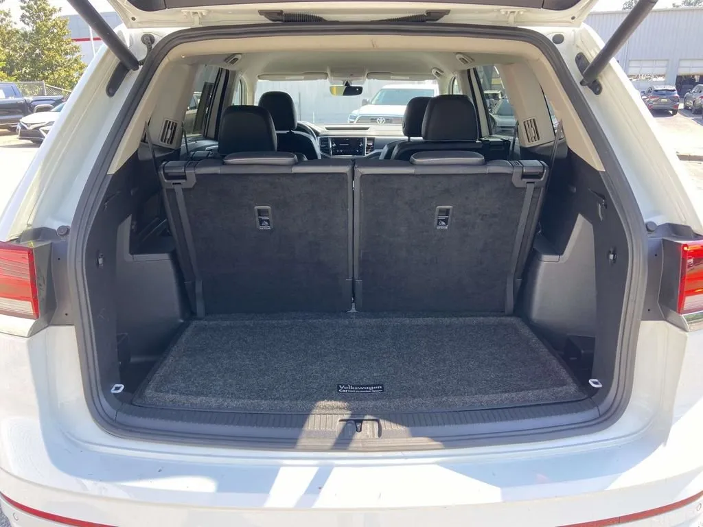2021 Volkswagen Atlas 3.6L V6 SE w/Technology R-Line thumbnail 10