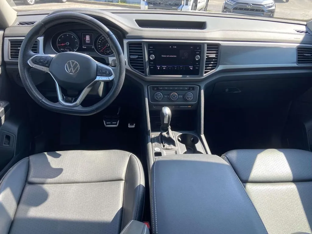 2021 Volkswagen Atlas 3.6L V6 SE w/Technology R-Line thumbnail 12