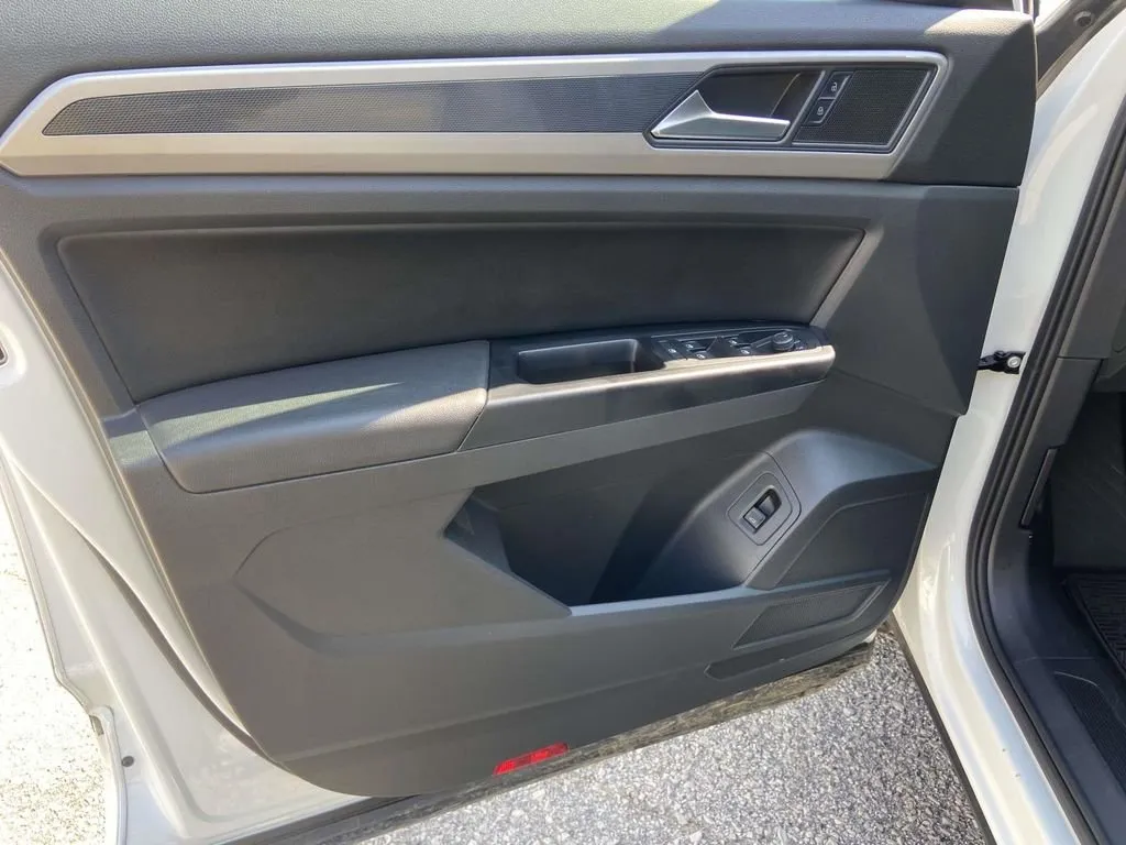 2021 Volkswagen Atlas 3.6L V6 SE w/Technology R-Line thumbnail 15