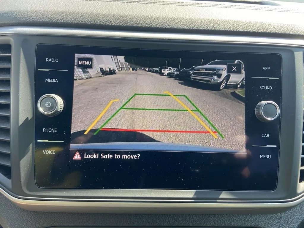 2021 Volkswagen Atlas 3.6L V6 SE w/Technology R-Line thumbnail 26