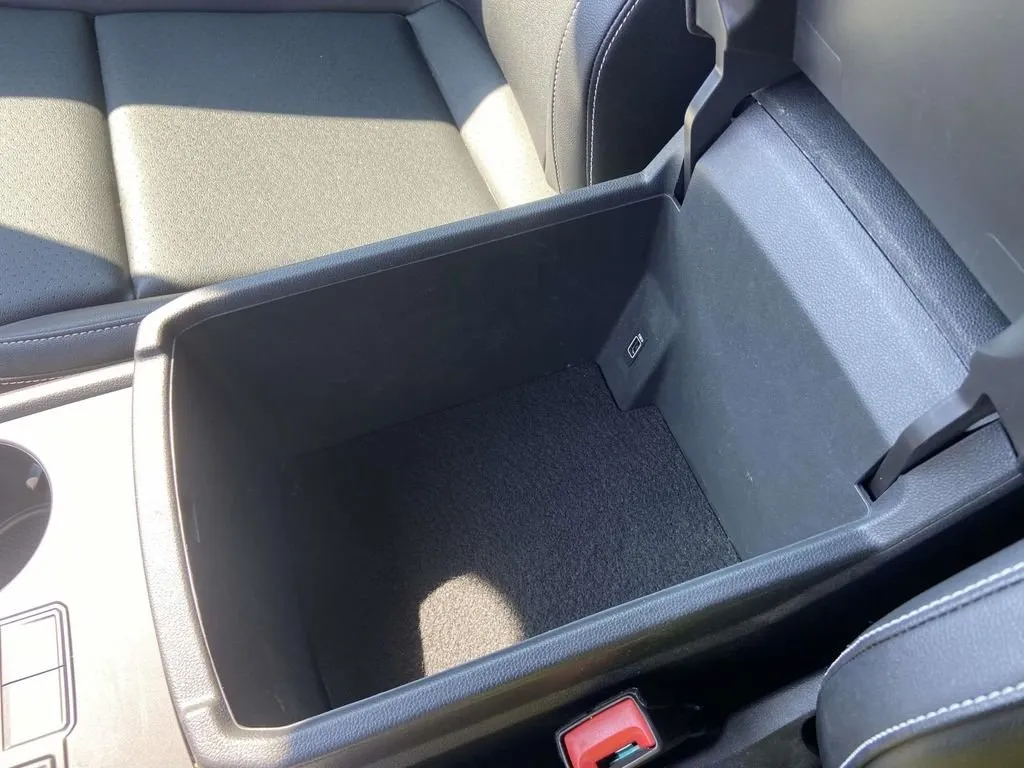 2021 Volkswagen Atlas 3.6L V6 SE w/Technology R-Line thumbnail 30