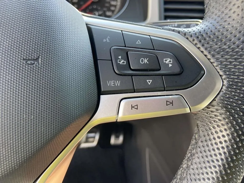 2021 Volkswagen Atlas 3.6L V6 SE w/Technology R-Line thumbnail 35