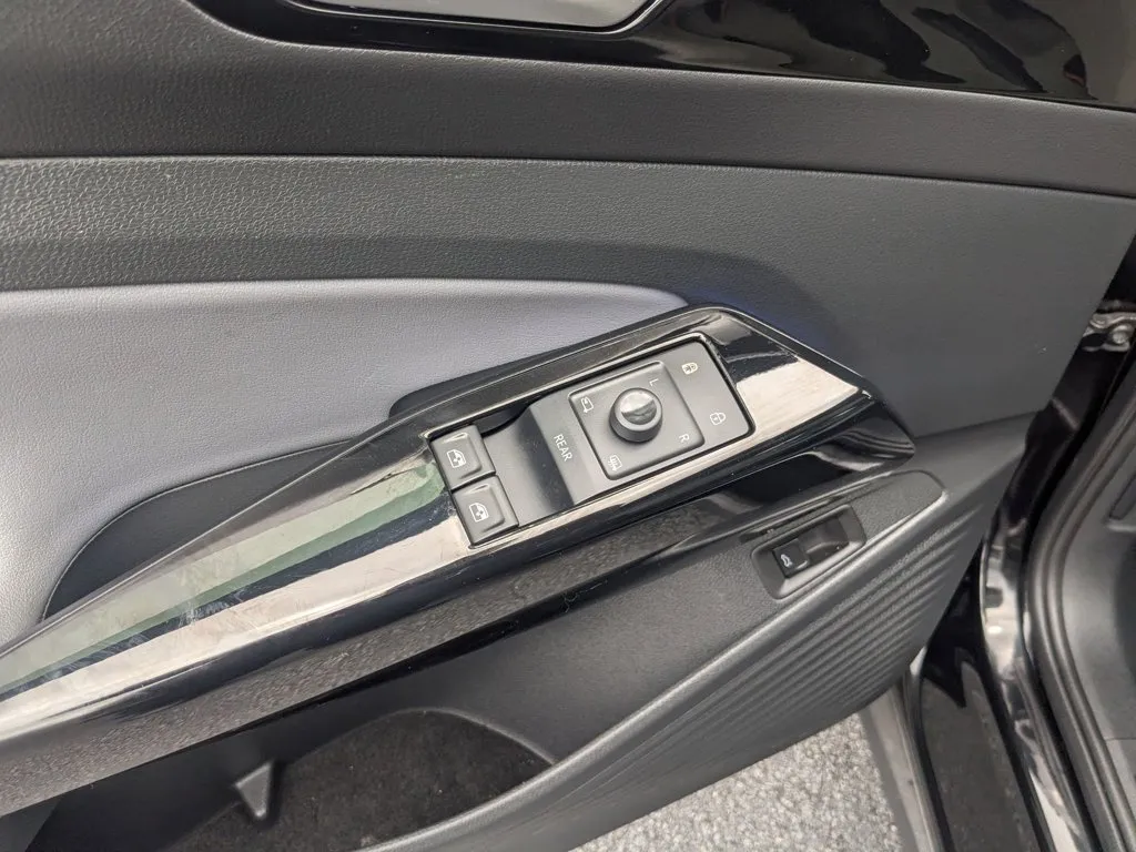 2021 Volkswagen ID.4 Pro S thumbnail 12