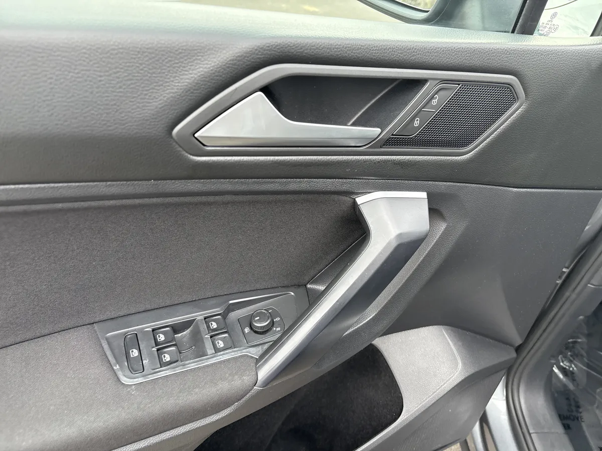 2021 Volkswagen Tiguan S thumbnail 15