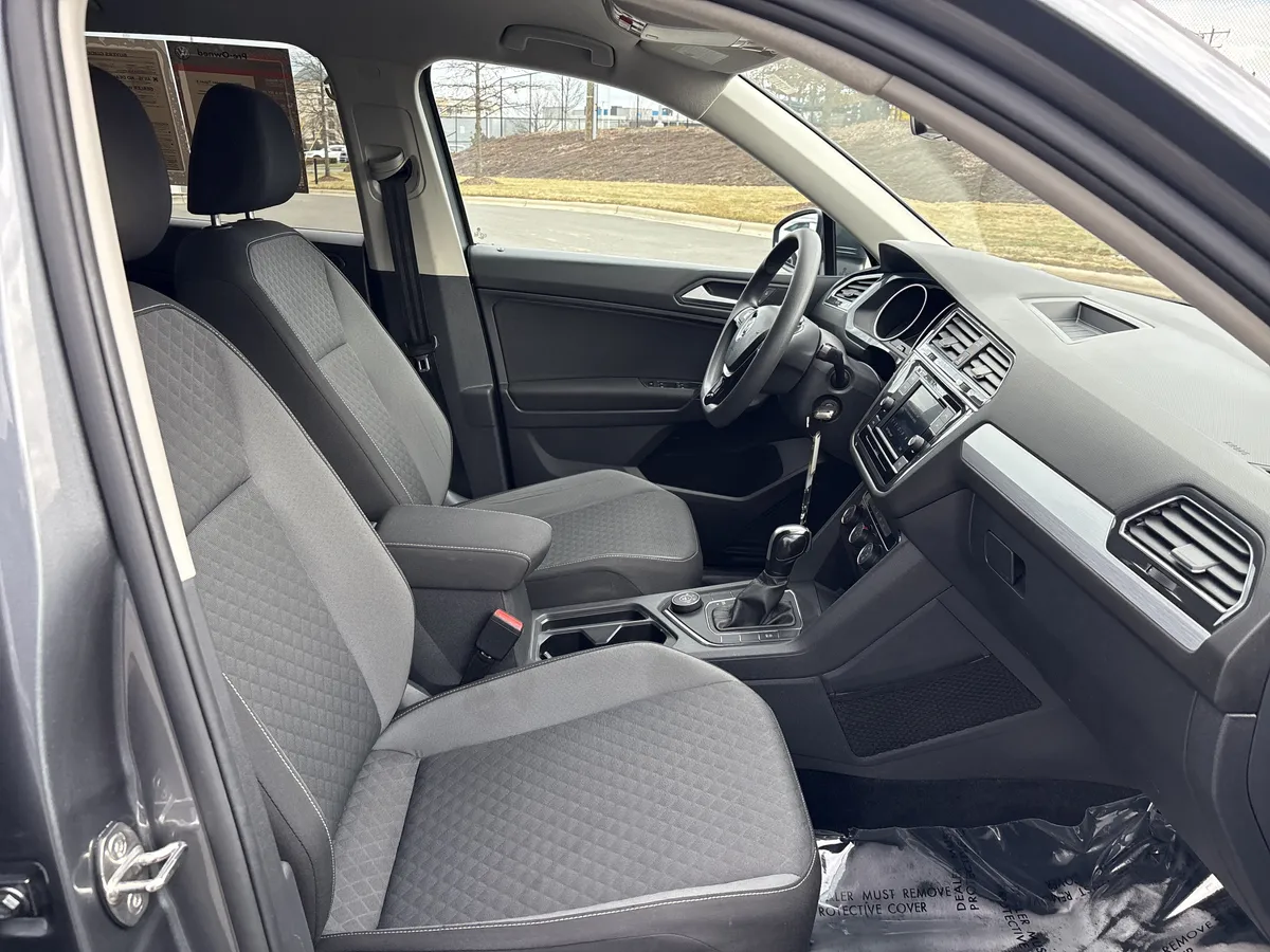 2021 Volkswagen Tiguan S thumbnail 23