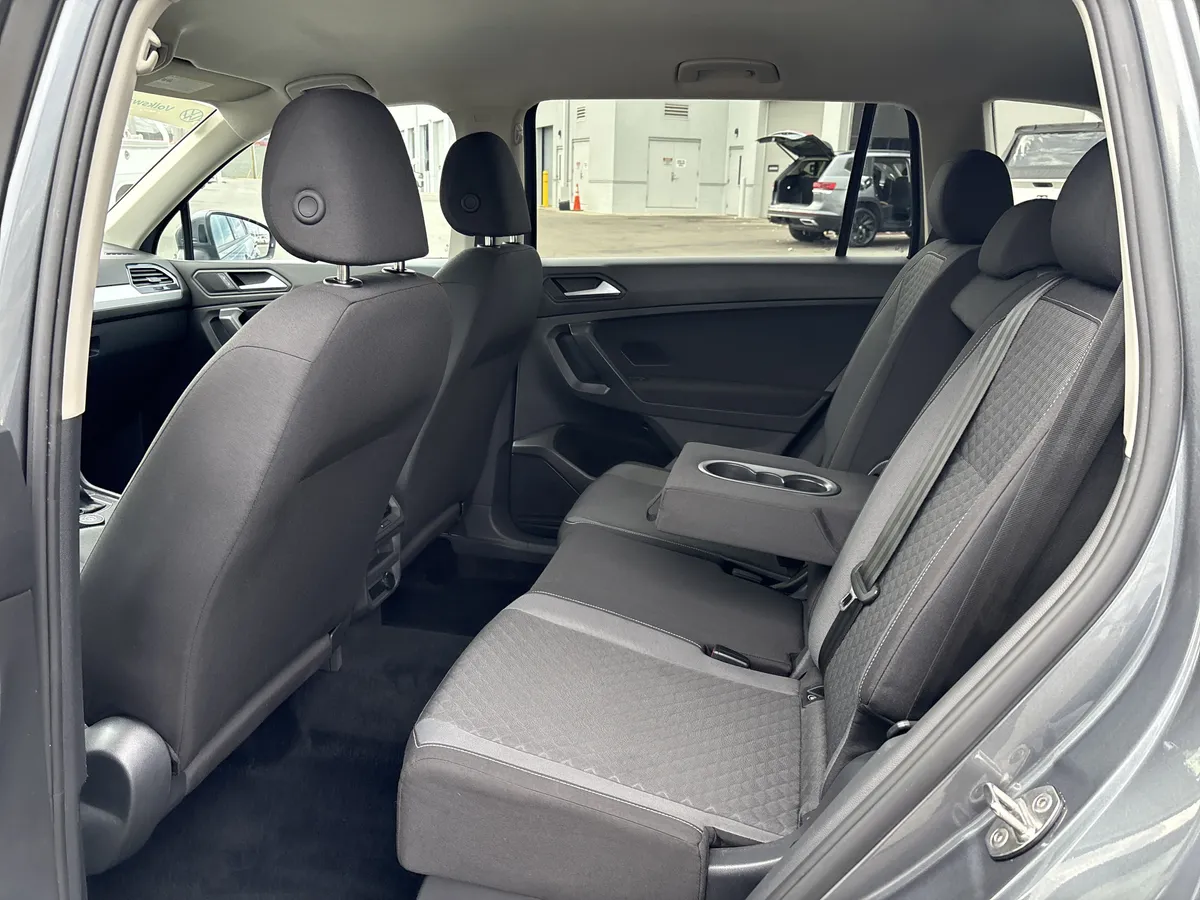 2021 Volkswagen Tiguan S thumbnail 31