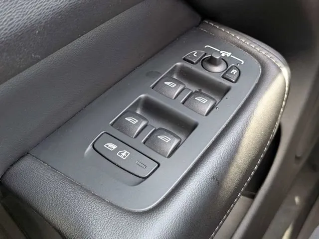 2021 Volvo XC60 T5 Inscription thumbnail 28