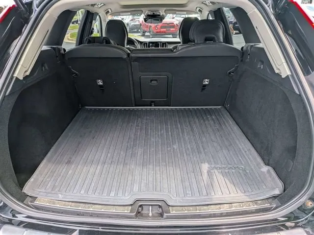 2021 Volvo XC60 T5 Inscription thumbnail 9