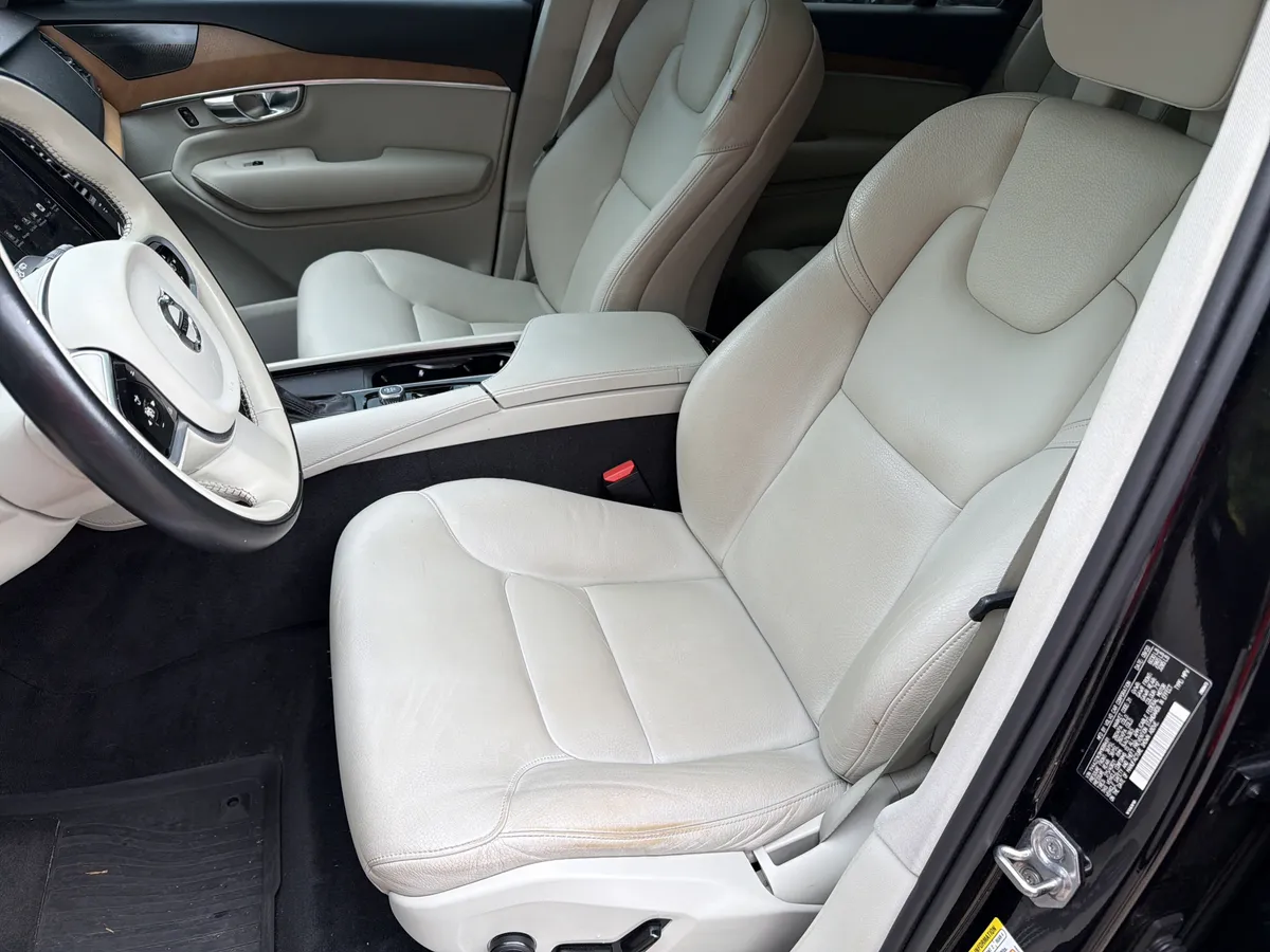2021 Volvo XC90 Momentum thumbnail 15