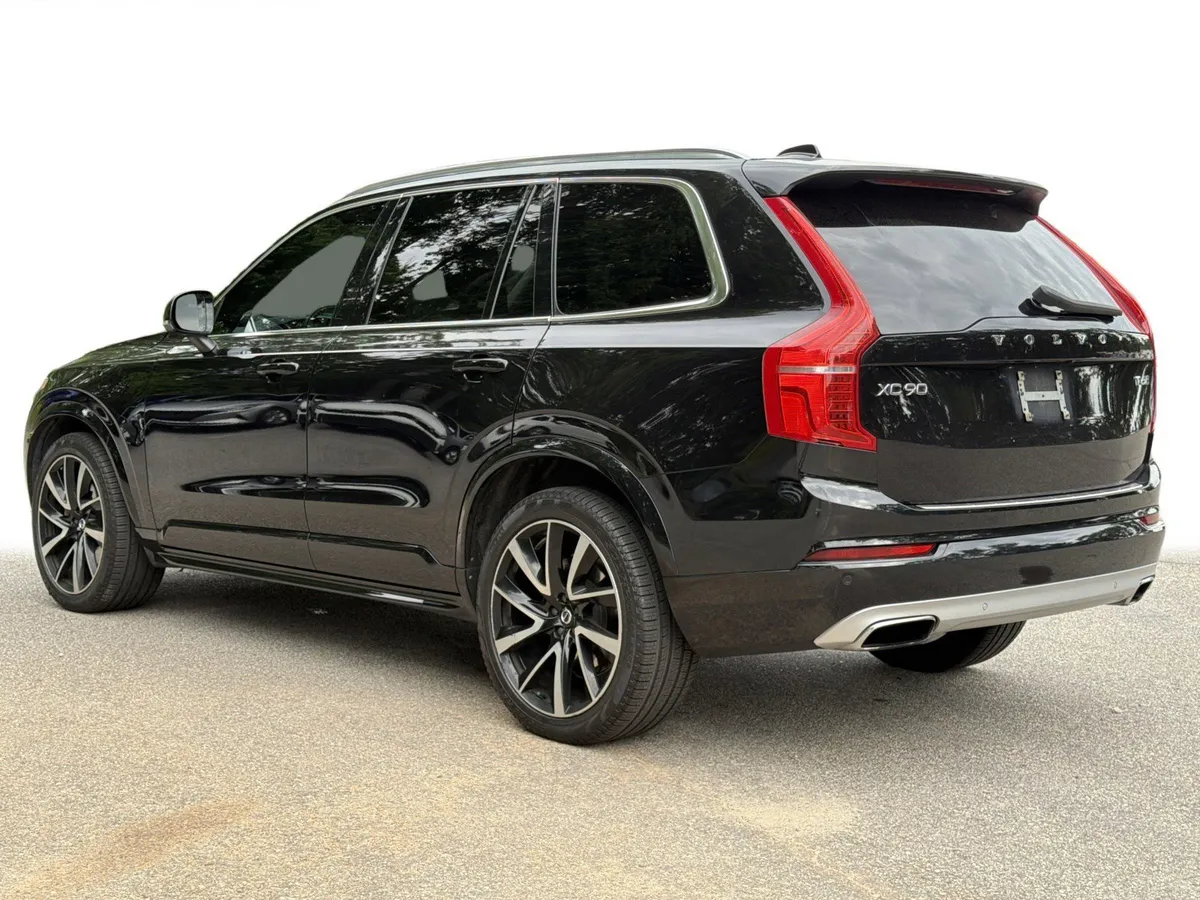 2021 Volvo XC90 Momentum thumbnail 21