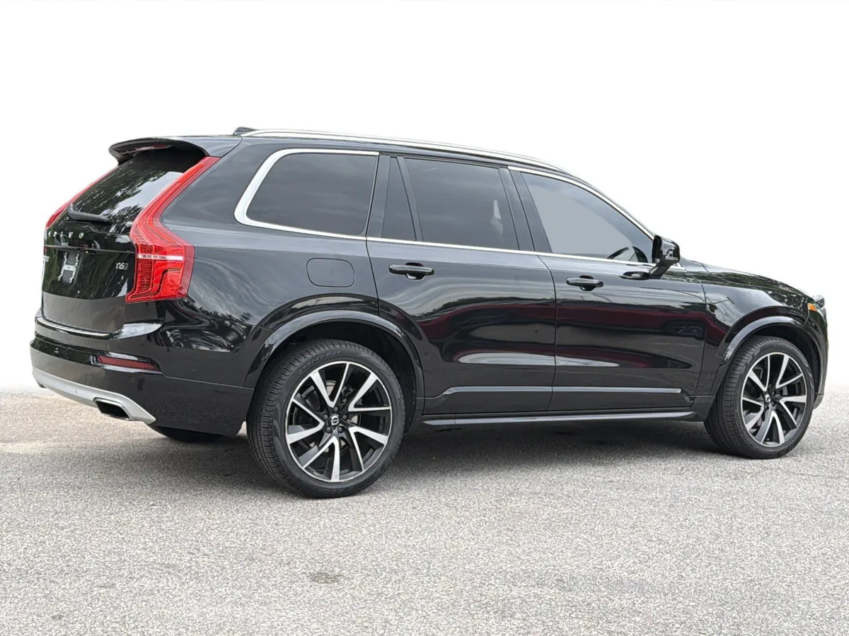 2021 Volvo XC90 Momentum thumbnail 26