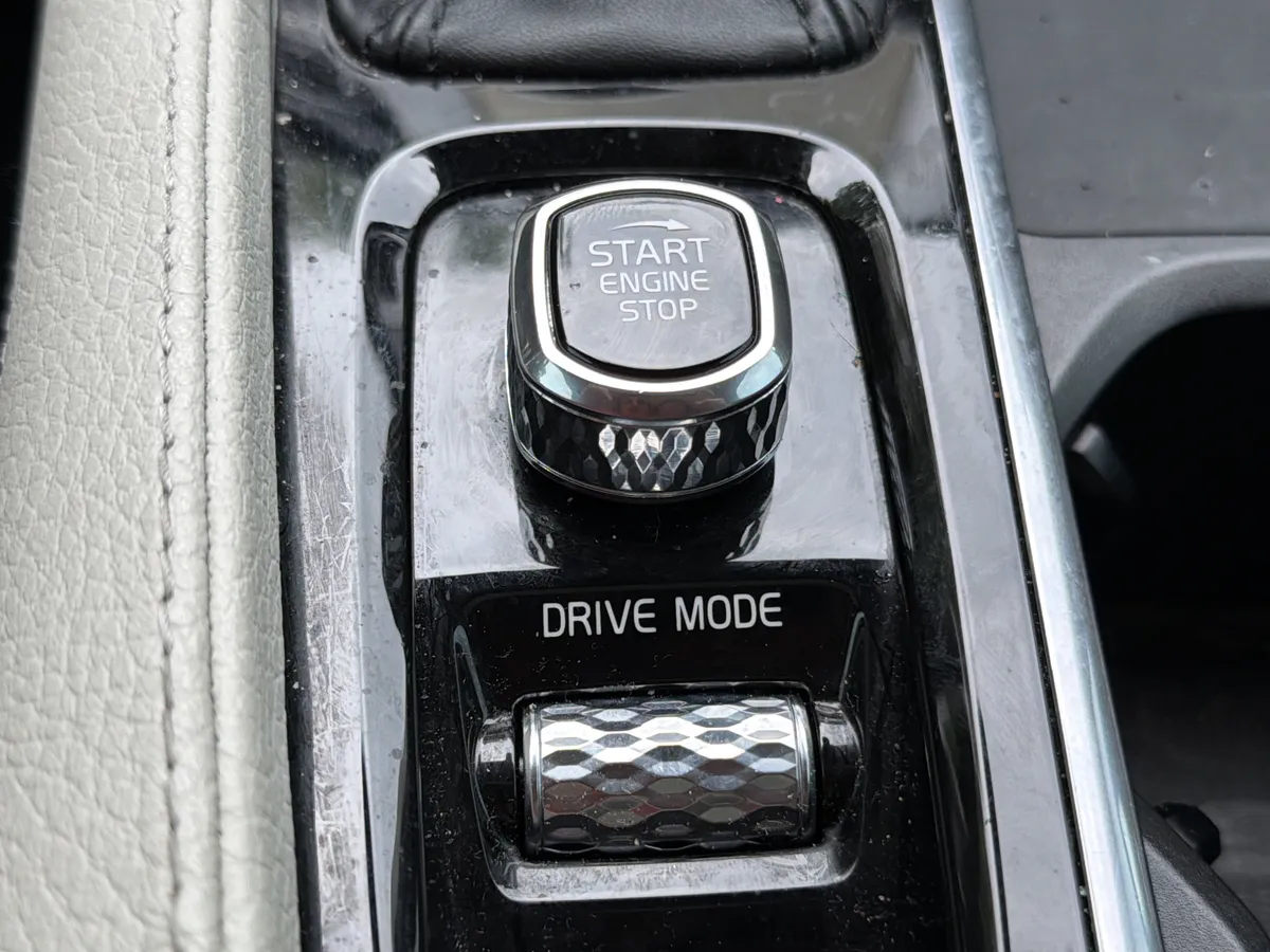 2021 Volvo XC90 Momentum thumbnail 8