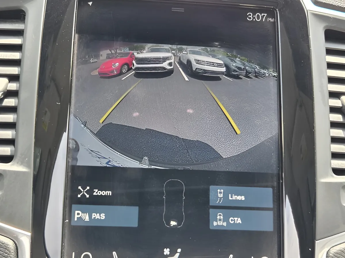 2021 Volvo XC90 Momentum thumbnail 24