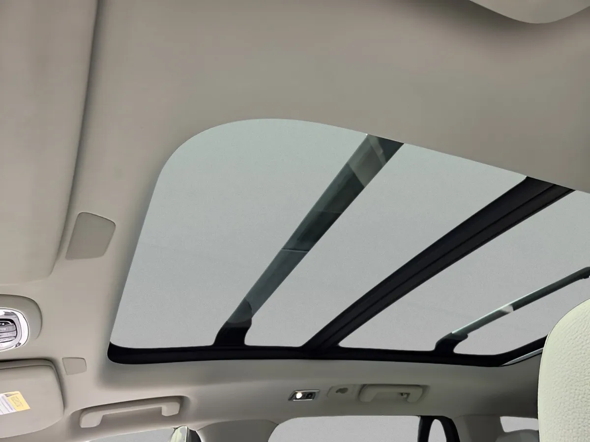 2021 Volvo XC90 Momentum thumbnail 28