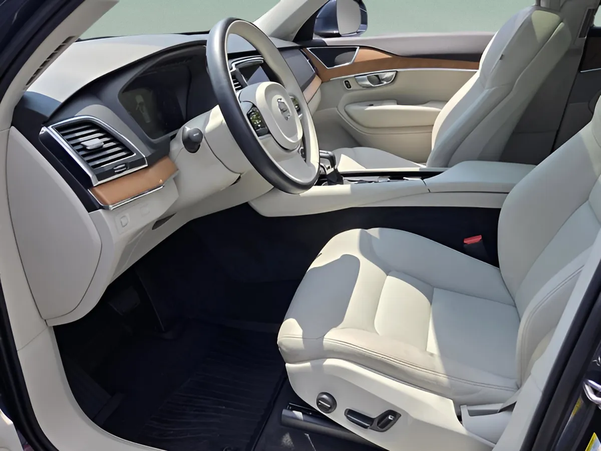 2021 Volvo XC90 Momentum thumbnail 30