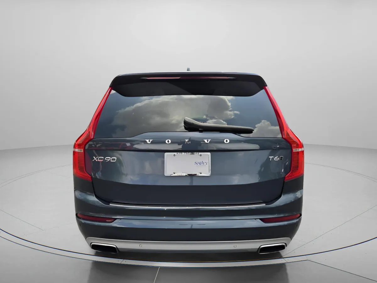 2021 Volvo XC90 Momentum thumbnail 4