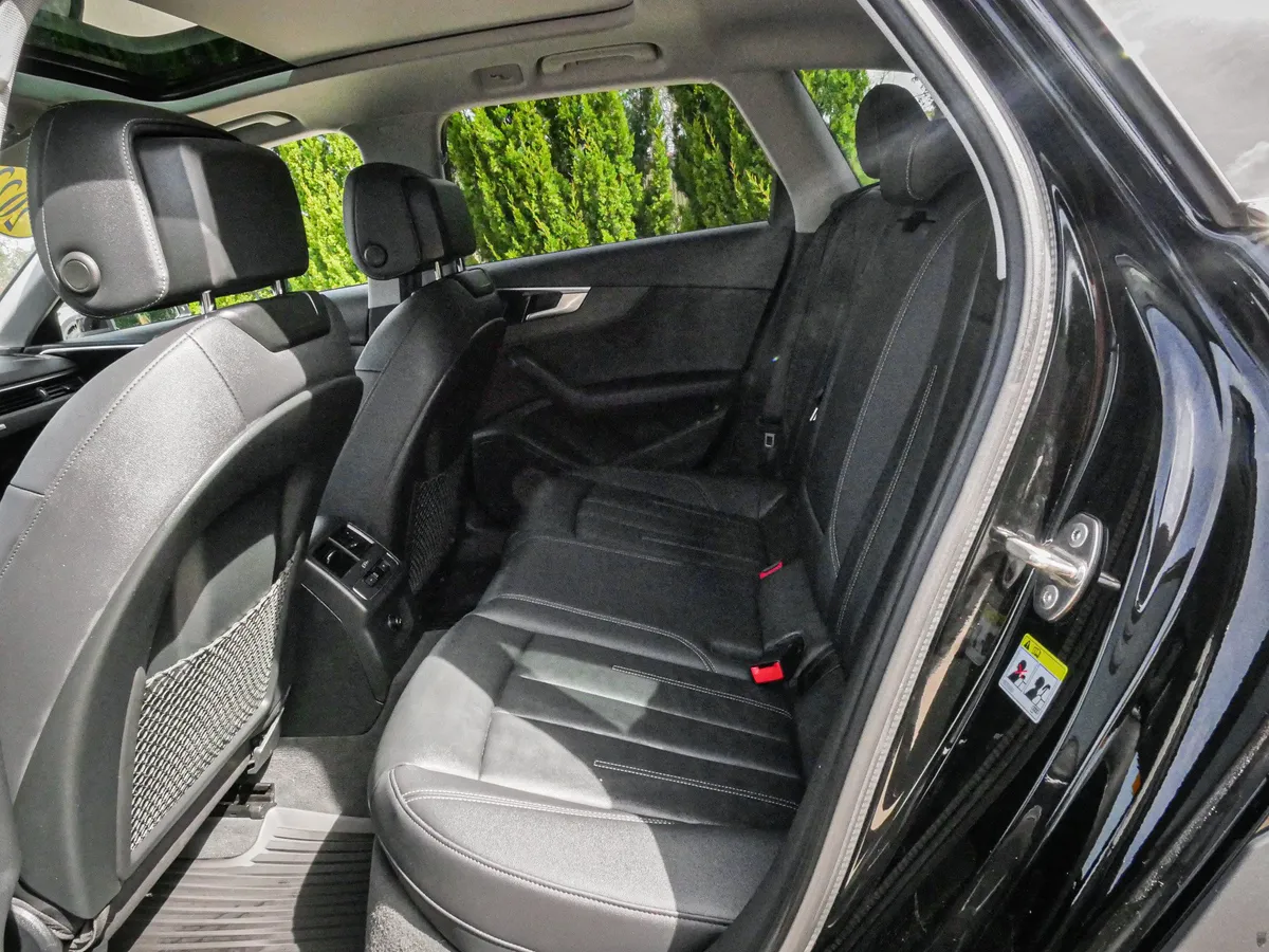 2022 Audi A4 allroad Premium thumbnail 29