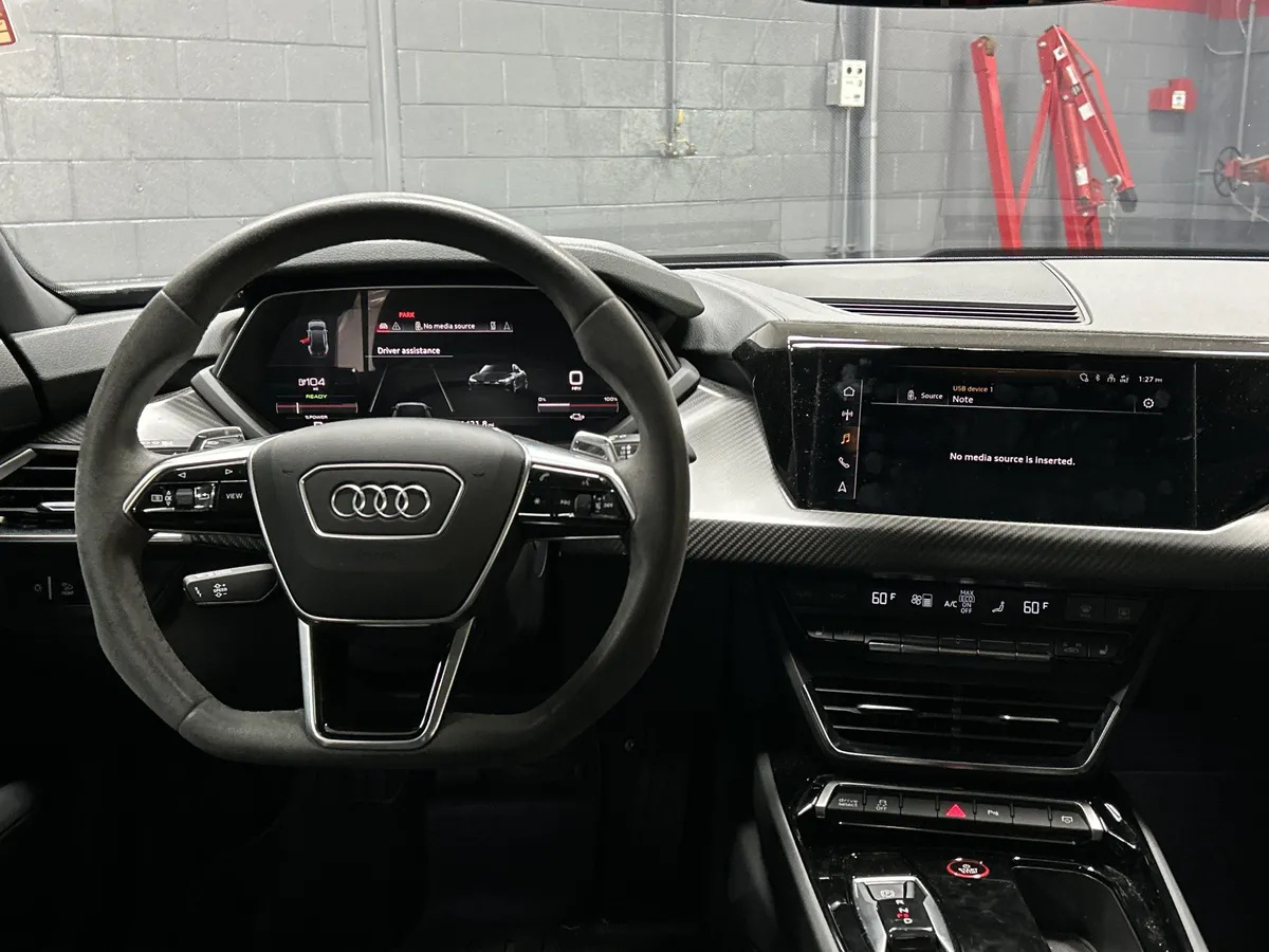 2022 Audi e-tron GT Premium Plus thumbnail 29
