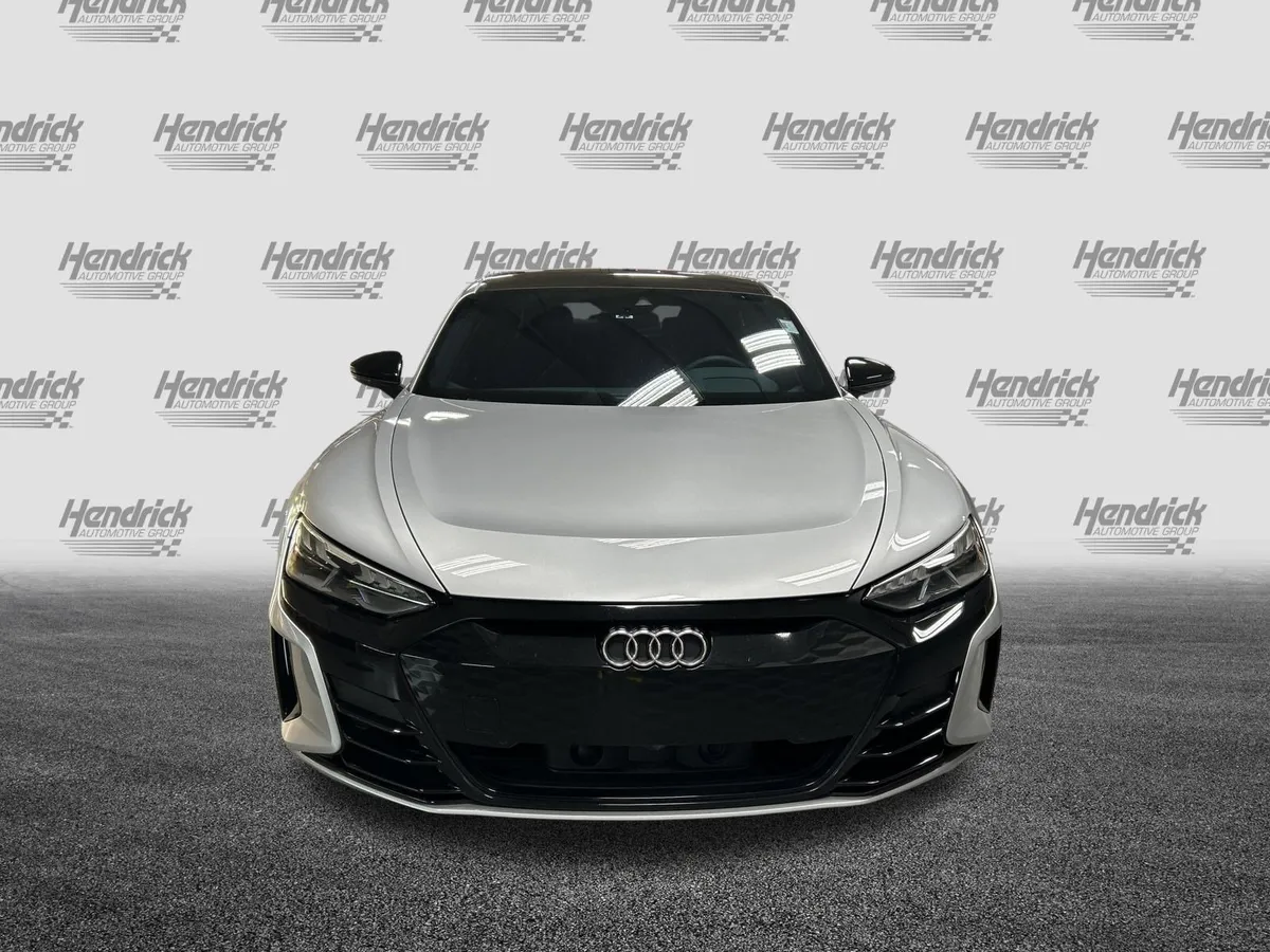 2022 Audi e-tron GT Premium Plus thumbnail 3