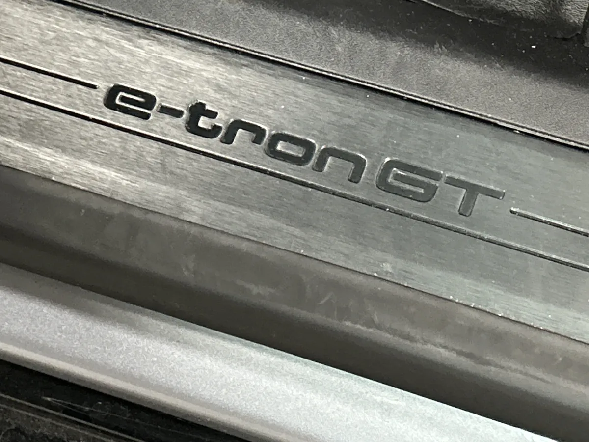 2022 Audi e-tron GT Premium Plus thumbnail 36
