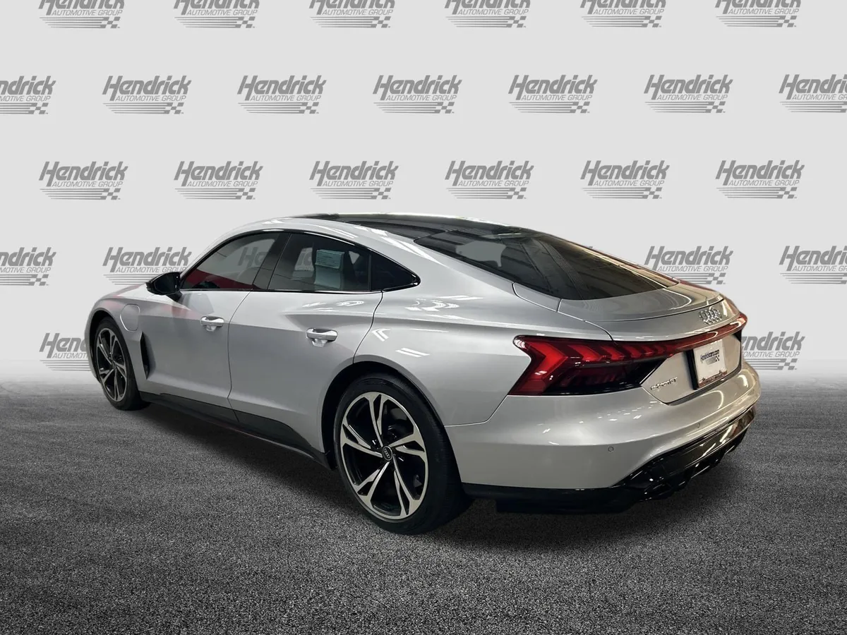 2022 Audi e-tron GT Premium Plus thumbnail 9