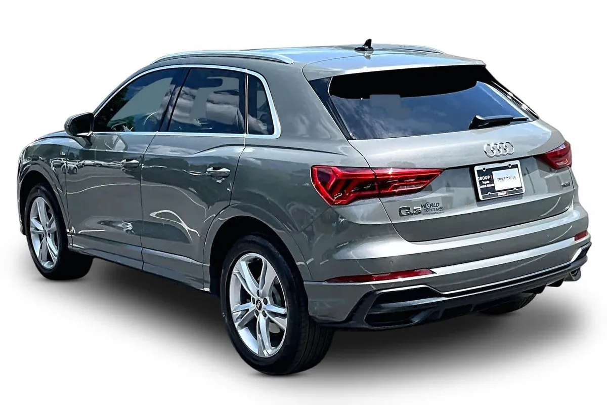 2022 Audi Q3 S line Premium Plus thumbnail 12