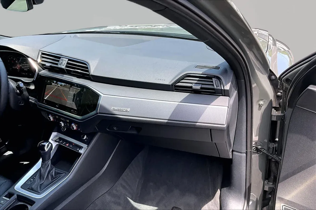 2022 Audi Q3 S line Premium Plus thumbnail 19