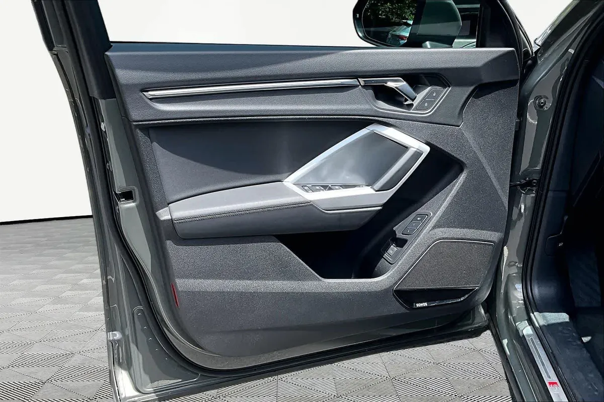 2022 Audi Q3 S line Premium Plus thumbnail 22