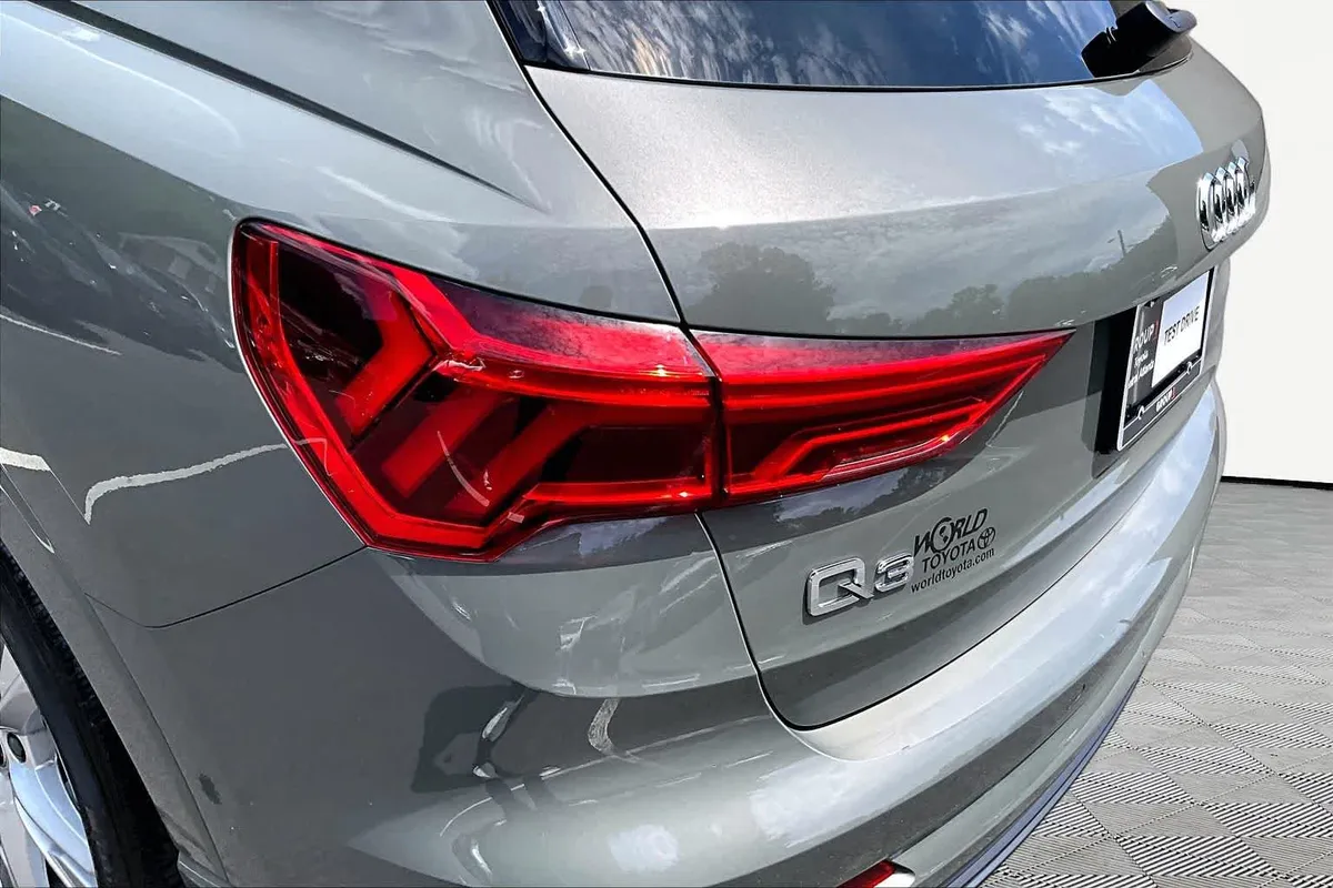 2022 Audi Q3 S line Premium Plus thumbnail 29