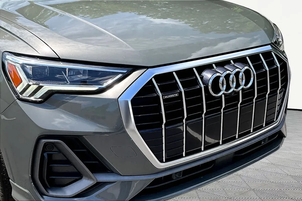 2022 Audi Q3 S line Premium Plus thumbnail 30