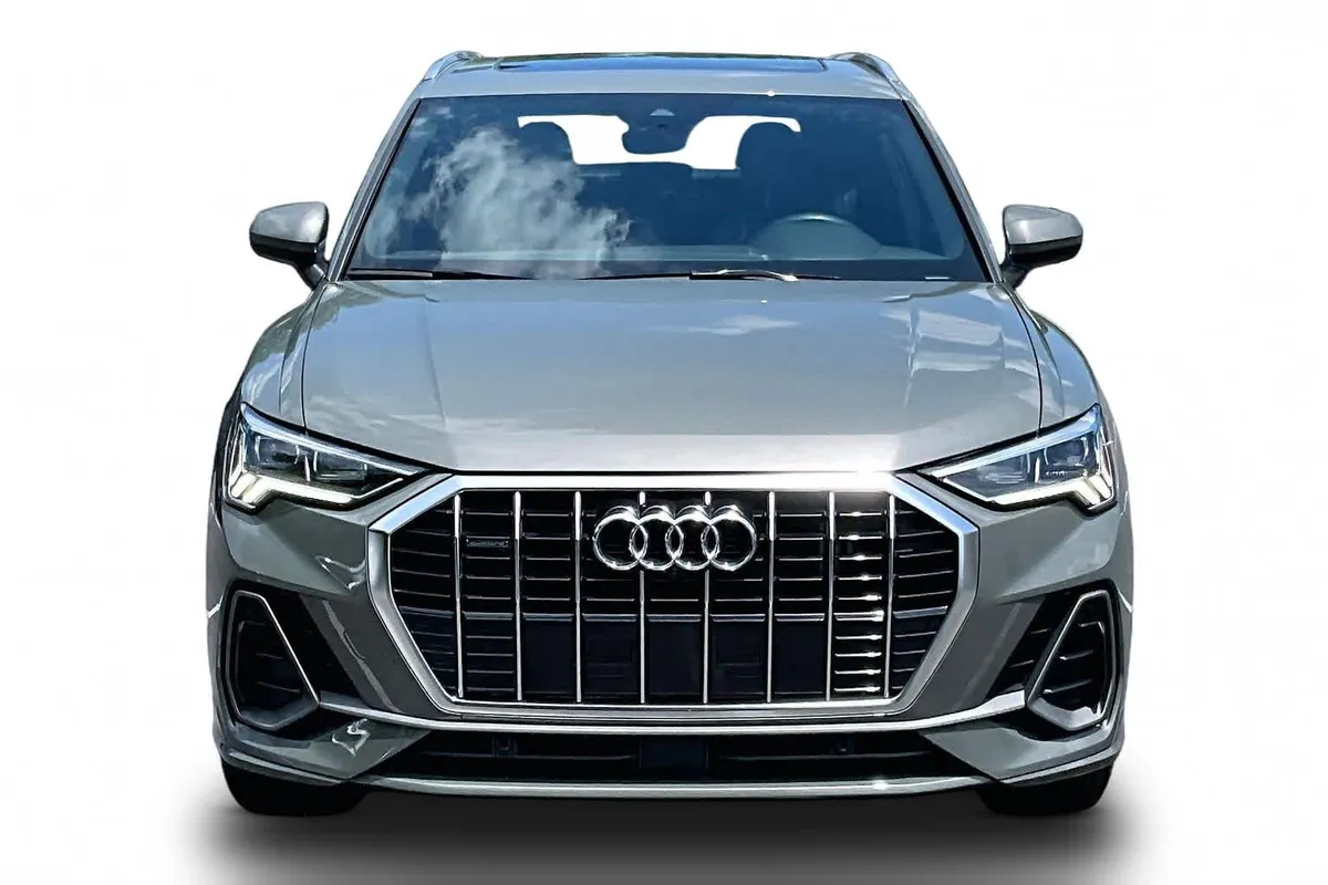 2022 Audi Q3 S line Premium Plus thumbnail 4