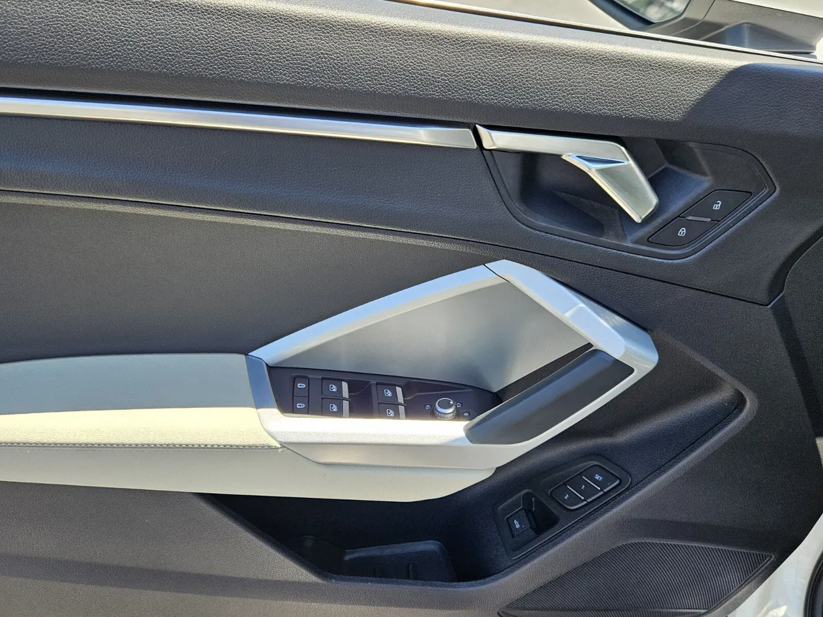 2022 Audi Q3 S line Premium thumbnail 14