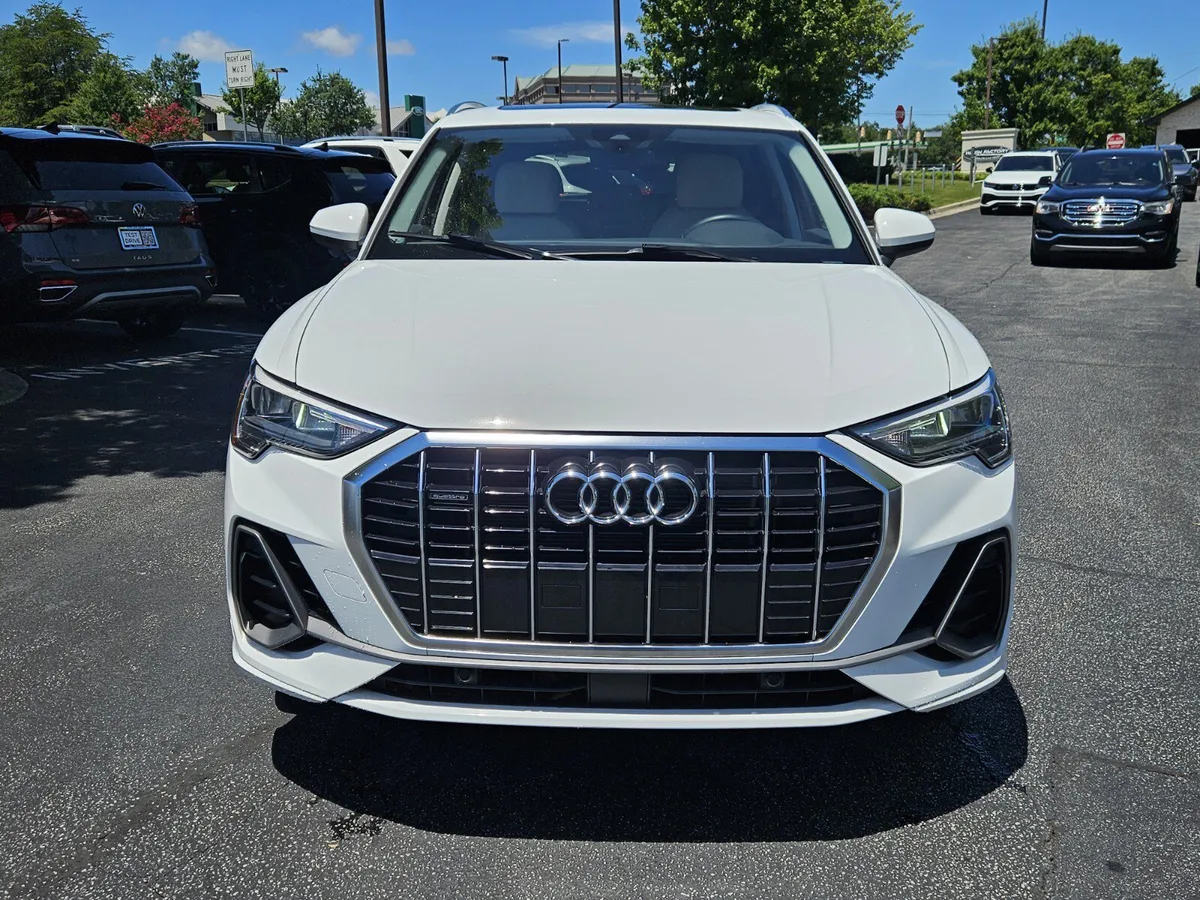 2022 Audi Q3 S line Premium thumbnail 2