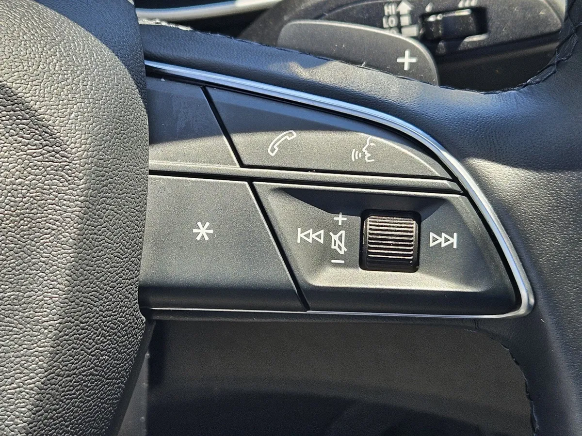 2022 Audi Q3 S line Premium thumbnail 24