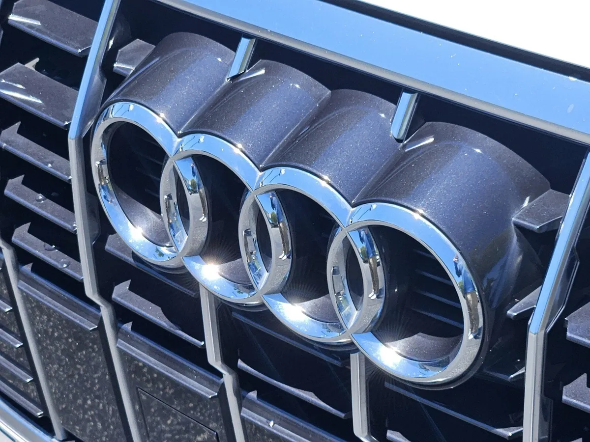 2022 Audi Q3 S line Premium thumbnail 33