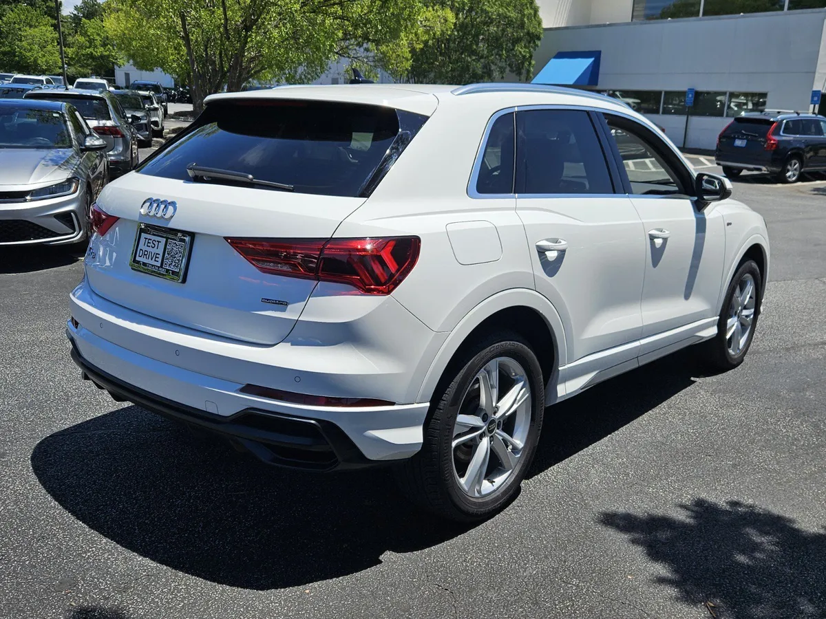 2022 Audi Q3 S line Premium thumbnail 5