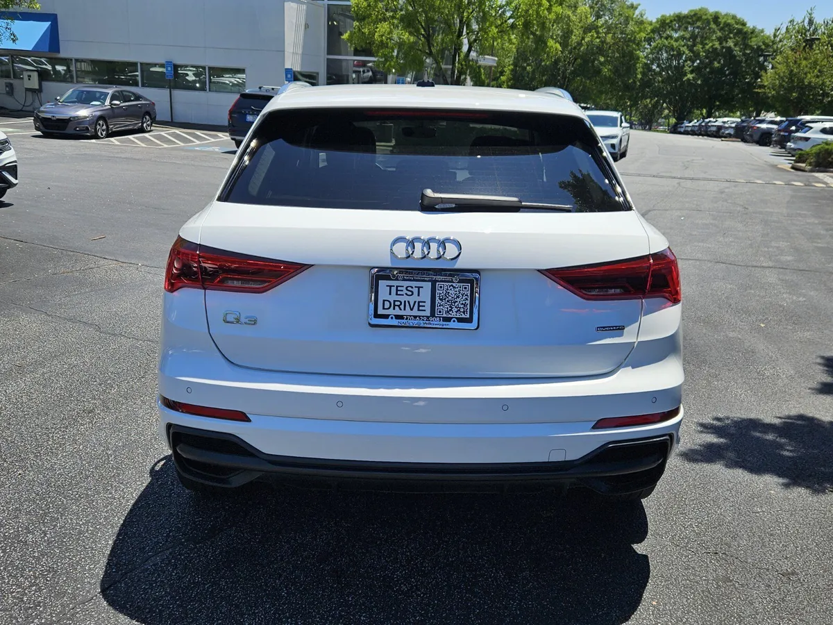 2022 Audi Q3 S line Premium thumbnail 6