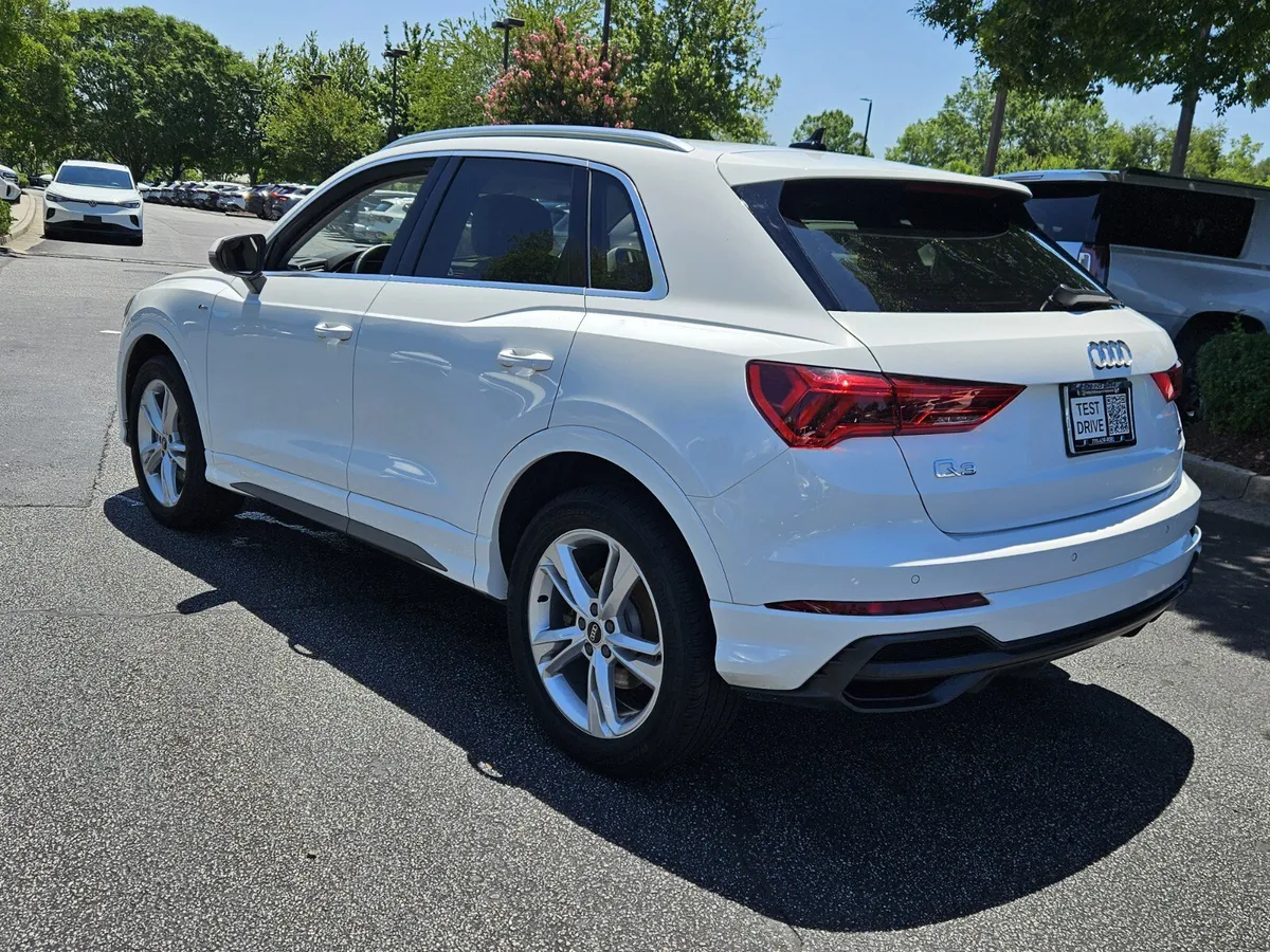 2022 Audi Q3 S line Premium thumbnail 7