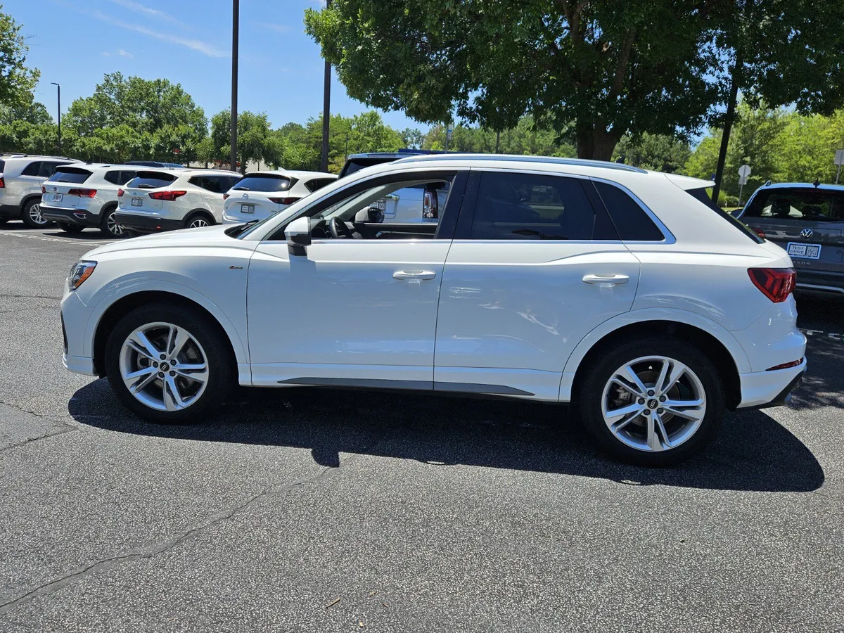 2022 Audi Q3 S line Premium thumbnail 8