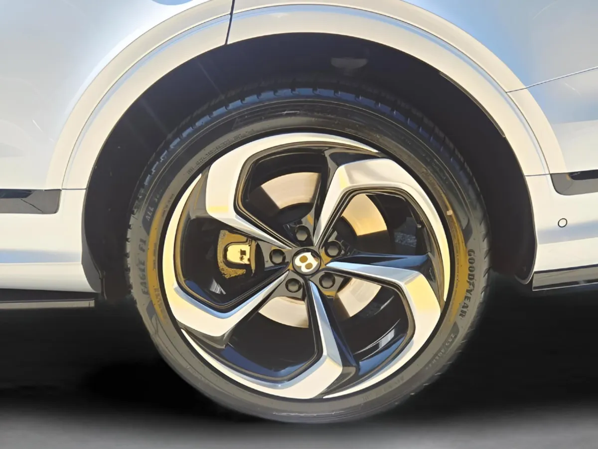 2022 Bentley Bentayga S thumbnail 17