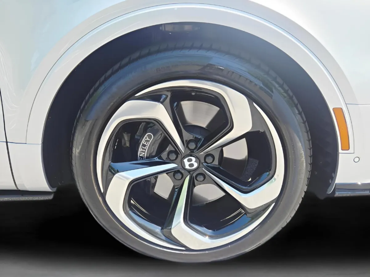 2022 Bentley Bentayga S thumbnail 19
